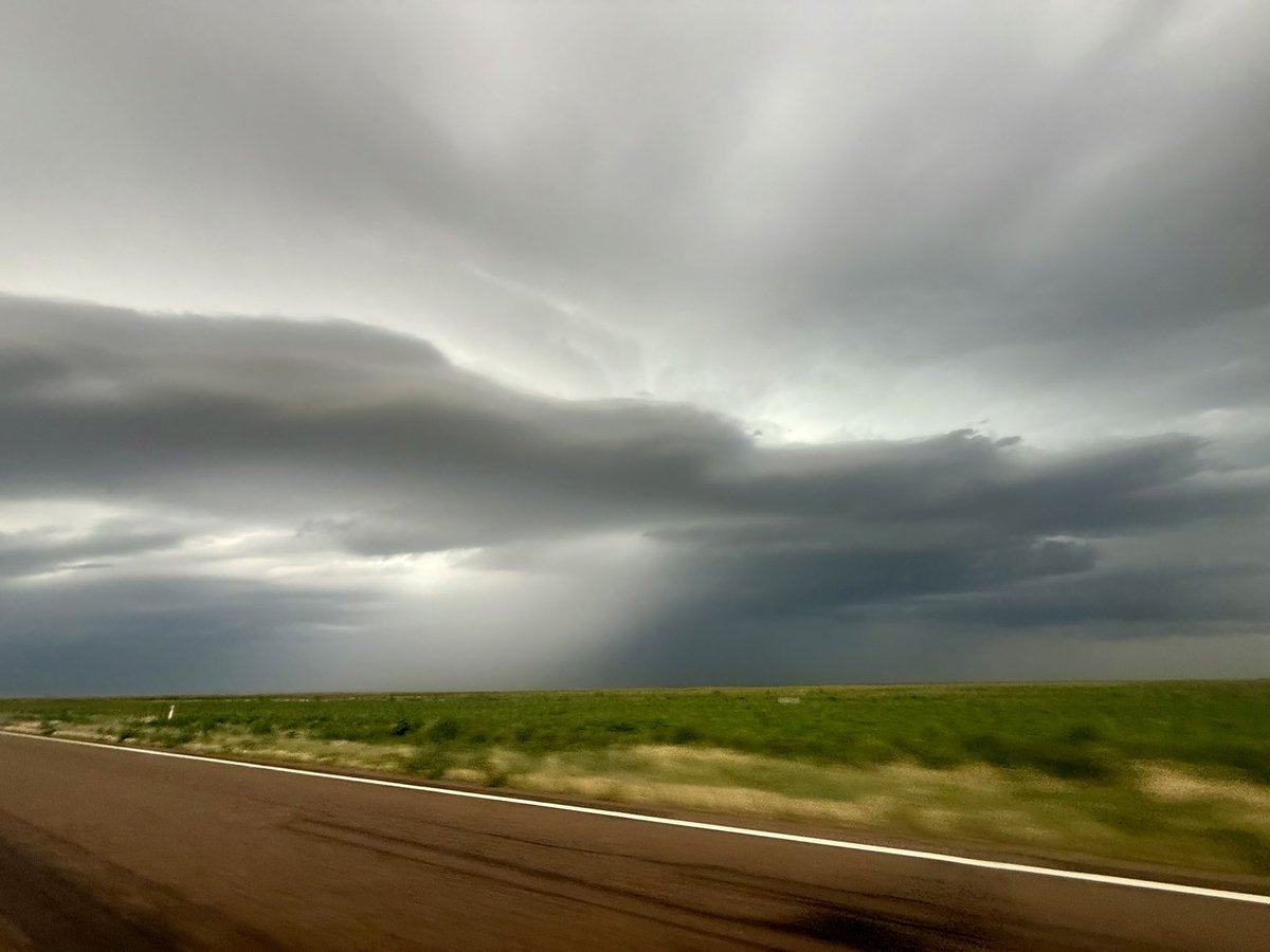 Getting chased by this shelf in Eastern Colorado rn #cowx