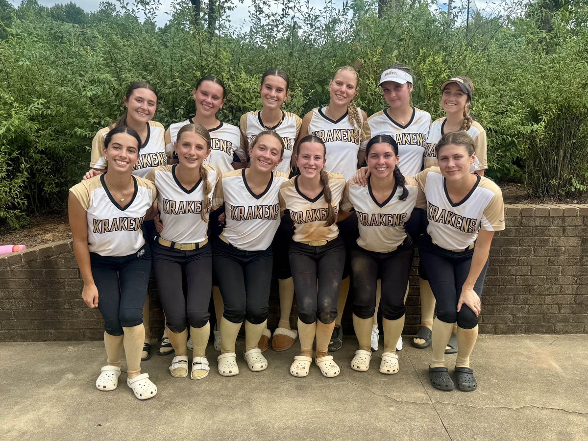 LKN Krakens Bartlett’s first 16u Showcase.  A great tournament to learn and improve. 2-3 on the weekend.  Some standout stats on for the weekend and pitchers on fire! 💪  #LateSummerTeamCamp #LKNKrakens #PGF <a href="/CoastRecruits/">Coast 2 Coast Recruits</a> <a href="/CoastRecruitsSB/">Coast Recruits 🥎</a> <a href="/SBRRetweets/">Softball Recruiting Reposts</a>