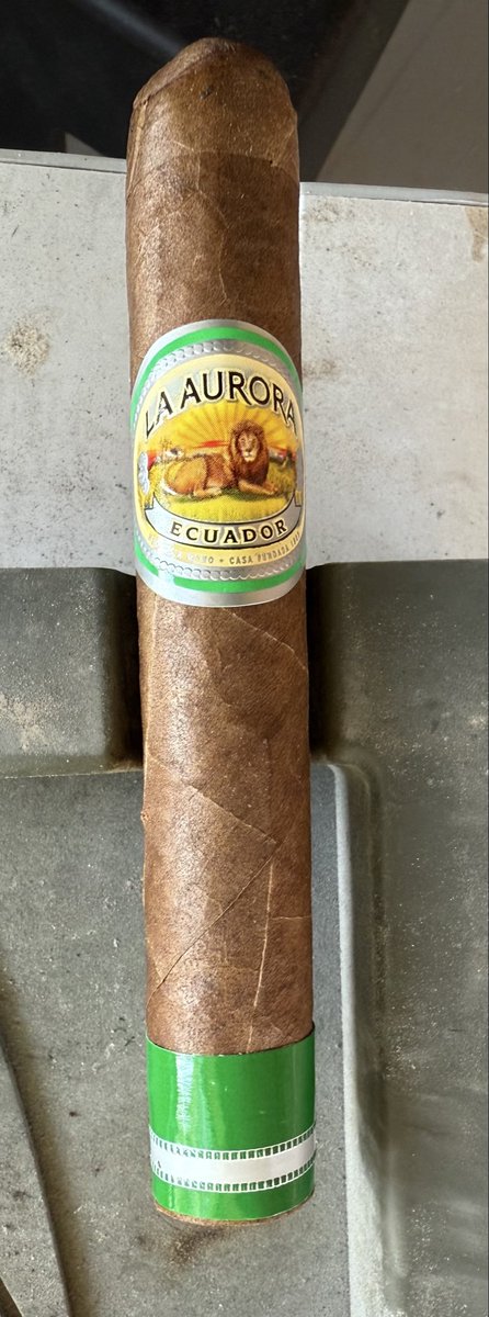 101HexborneDiv's tweet photo. #cigarlife https://t.co/apwzVB6cm0