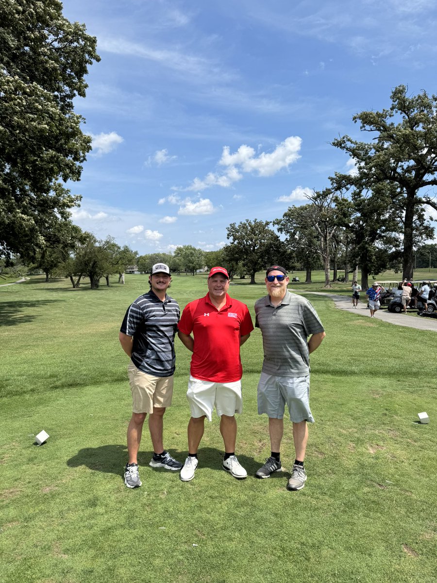 Ryan Andrew Yates Golf Outing today at Lincoln Oaks Golf Course in Crete, IL. 
Coach Miks and Coach Backs, along with Coach Brown and Coach Filipek finished at -12, tied for second. Also pictured is Coach Dobrinich. ⚾️⛳️