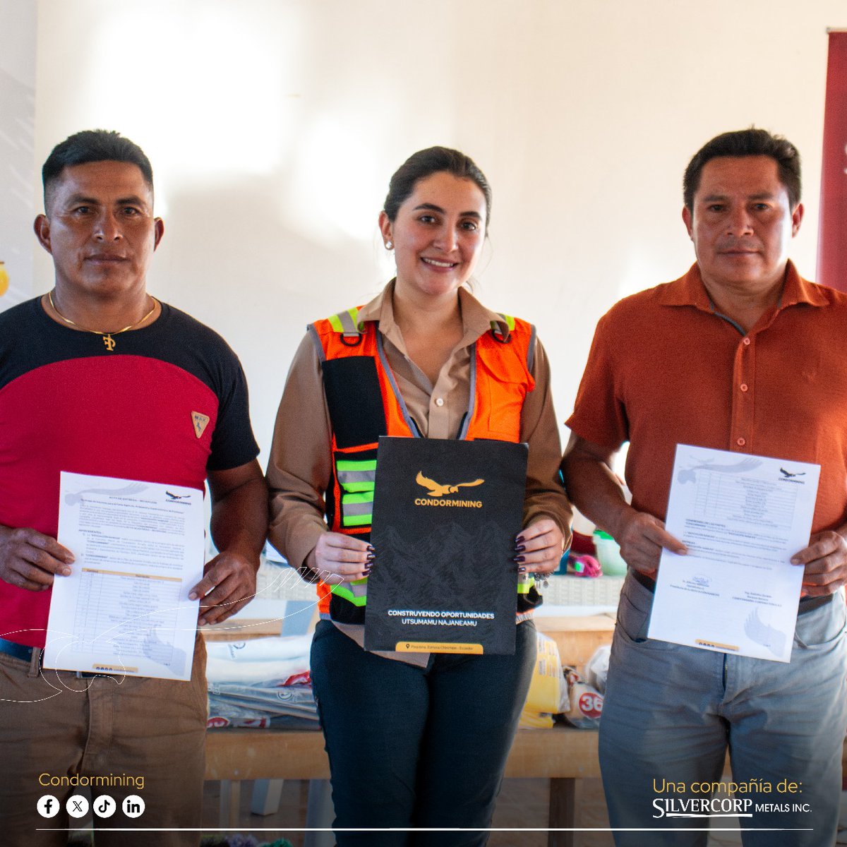 condormining's tweet photo. 📍 Impulsamos el desarrollo rural y productivo 🌱🐄

En Condormining reafirmamos nuestro compromiso con el fortalecimiento del sector agropecuario 🚜 de nuestra área de influencia.
#Condormining  #DesarrolloRural  #MineríaResponsable  #ConstruyendoOportunidades   #Silvercorp 👷🏻‍♀️ https://t.co/NbYb756uYQ