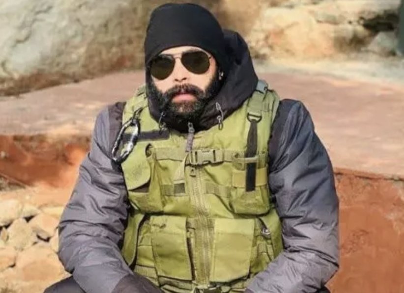 Major D P Singh (@majdpsingh) on Twitter photo We asked him to come on Rakhi, he said he can't as he is on duty but he promised to come on diwali.
L/Nk Pritpal Singh, however came back draped in tricolour.
He was married just 5 months ago.
рд╡рд╛рд╣реЗрдЧреБрд░реБ рджрд┐рд╡рдВрдЧрдд рдЖрддреНрдорд╛ рдиреВ рдЕрдкрдиреЗ рдЪрд░рдгрд╛ рдЪ рд╡рд╛рд╕ рдмрдХреНрд╢реЗ
Jai hind ЁЯЗоЁЯЗ│ ЁЯд▓ We asked him to come on Rakhi, he said he can't as he is on duty but he promised to come on diwali.
L/Nk Pritpal Singh, however came back draped in tricolour.
He was married just 5 months ago.
рд╡рд╛рд╣реЗрдЧреБрд░реБ рджрд┐рд╡рдВрдЧрдд рдЖрддреНрдорд╛ рдиреВ рдЕрдкрдиреЗ рдЪрд░рдгрд╛ рдЪ рд╡рд╛рд╕ рдмрдХреНрд╢реЗ
Jai hind ЁЯЗоЁЯЗ│ ЁЯд▓