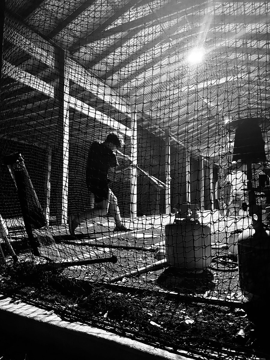 noahjlee2028's tweet photo. Cleaning up the bat path. https://t.co/jw6OFuZ9ev