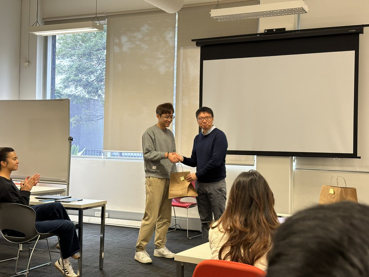 ZhaoGroup's tweet photo. Our postdoc, Chen Jia, is heading to China to start a new chapter in life, and Aya is about to graduate with her PhD! 🎓

We've prepared some small gifts and cards to celebrate their achievements. Wishing them both a joyful graduation and a bright future ahead! 🌟 https://t.co/gPgeoqlEQi