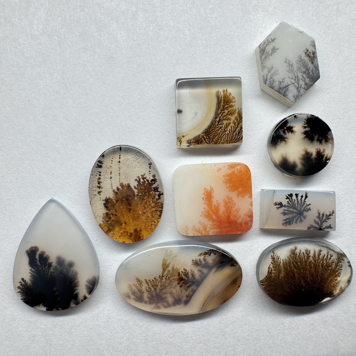 風景のパステル画 石のオブジェクト 青と風景の石コレクター まき (@penguin_mineral) / X
