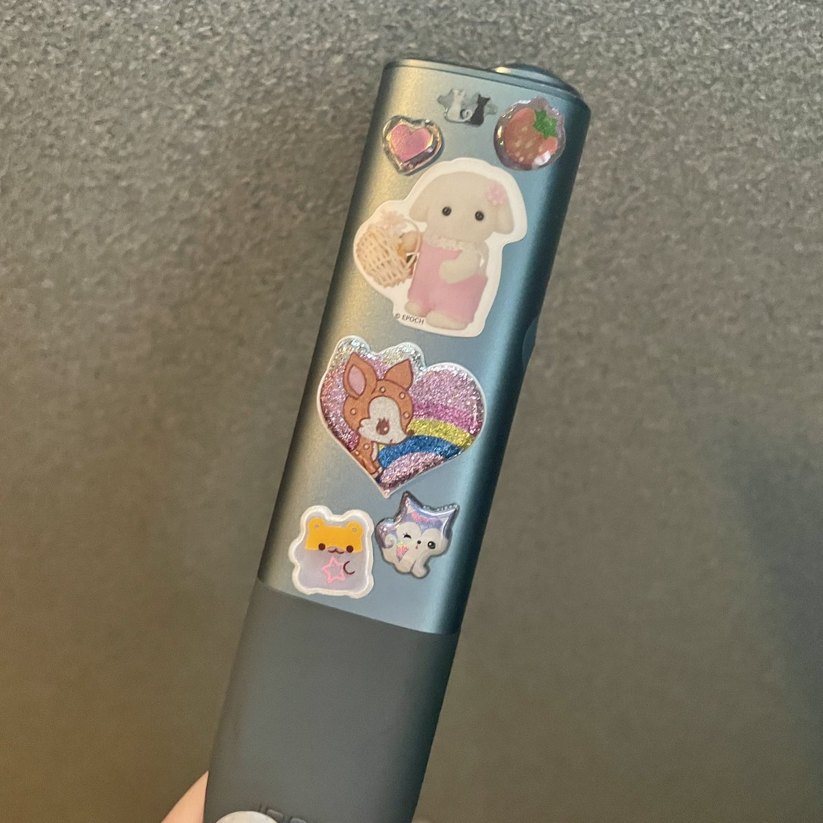 peep723's tweet photo. シールを好きなだけ貼ったアイコスを平成女児..!って内心喜んでたらつかぽに地雷系のアイコスって言われて確かにな？ https://t.co/E2nEpBuzDi