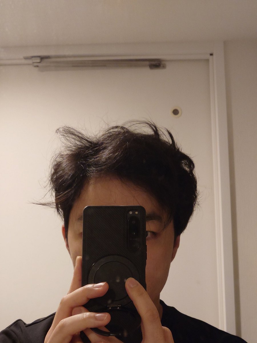 今朝の寝癖ですお納めください