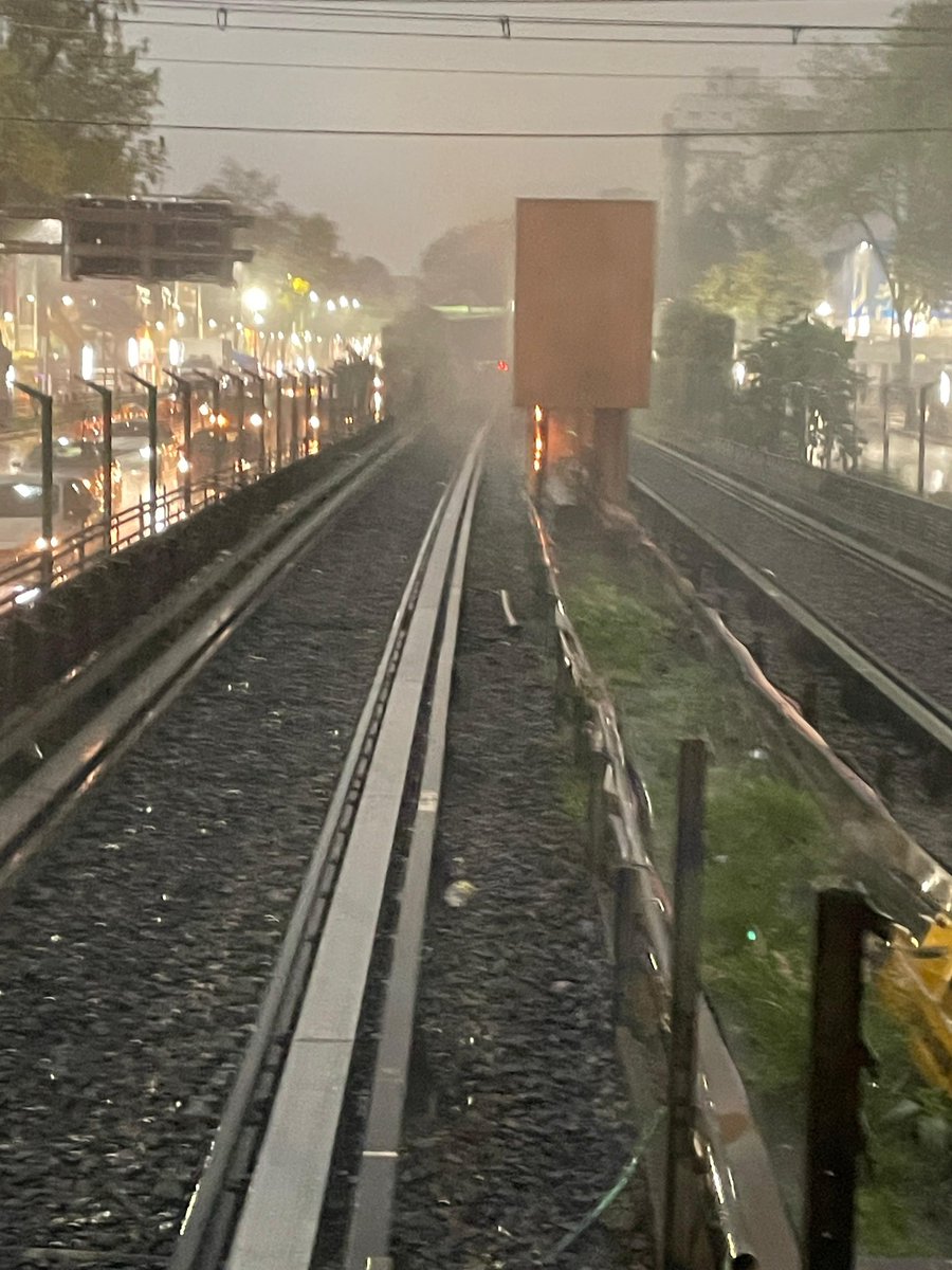 REPORTINQUIETO's tweet image. Así el @MetroCDMX estación San Antonio Abad #CDMX Lluvia ☔️ deja estragos Granizada tormenta