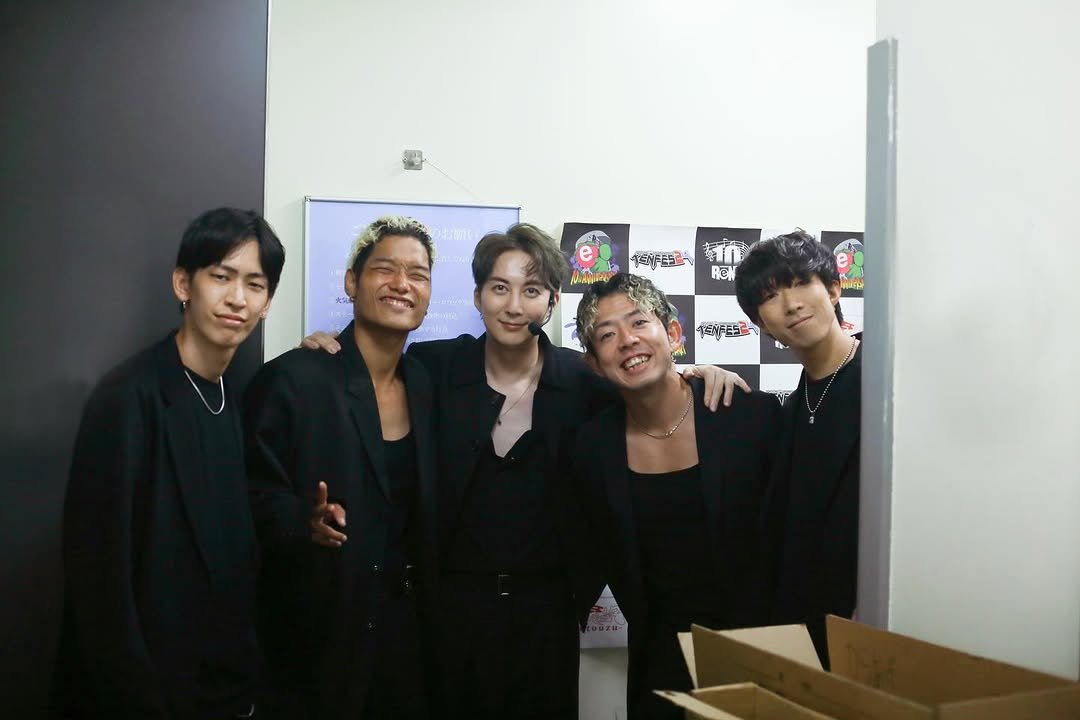 [PrettyBoy] KIM HYUNGJUN 20th Anniversary Live "20/20：PAST ⇆ FUTURE" 08.02.25

 Live performances:

What You Wanna Do instagram.com/reel/DNDopjiS3…
SNAP SHOT instagram.com/reel/DNK5_epyf…
GET TO YOU instagram.com/reel/DNLPgsSyP…
oH! aH! instagram.com/reel/DNLBzBjSe…

#SS501 #KIMHYUNGJUN