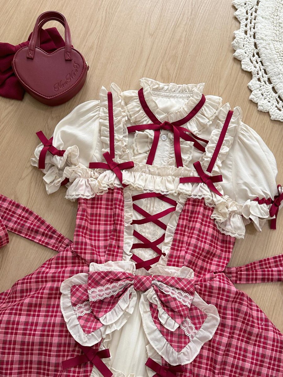 Rococo's Closet tweet media