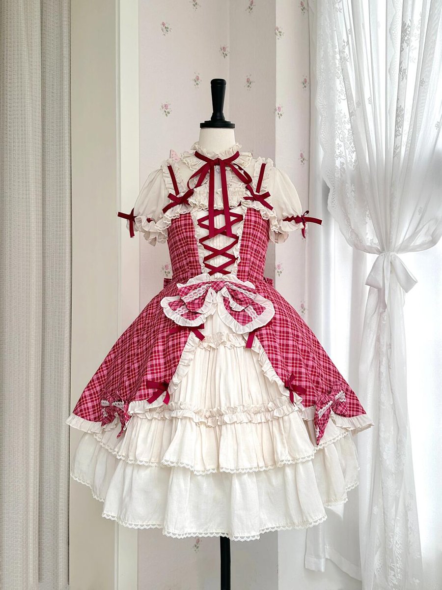 Rococo's Closet tweet media