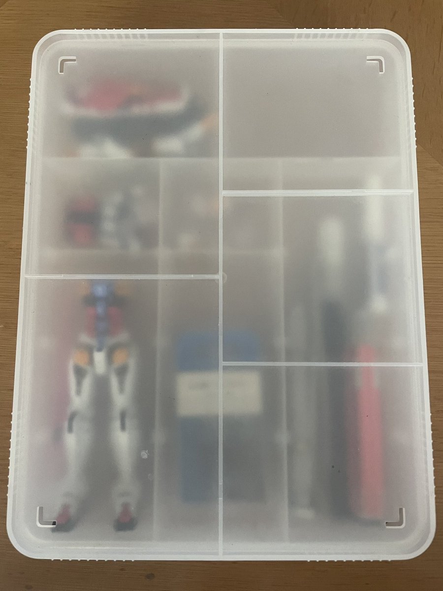 Cherrom3's tweet photo. 赤いガンダム⇨白いガンダムほぼ〆 https://t.co/CPwk3lbwD2