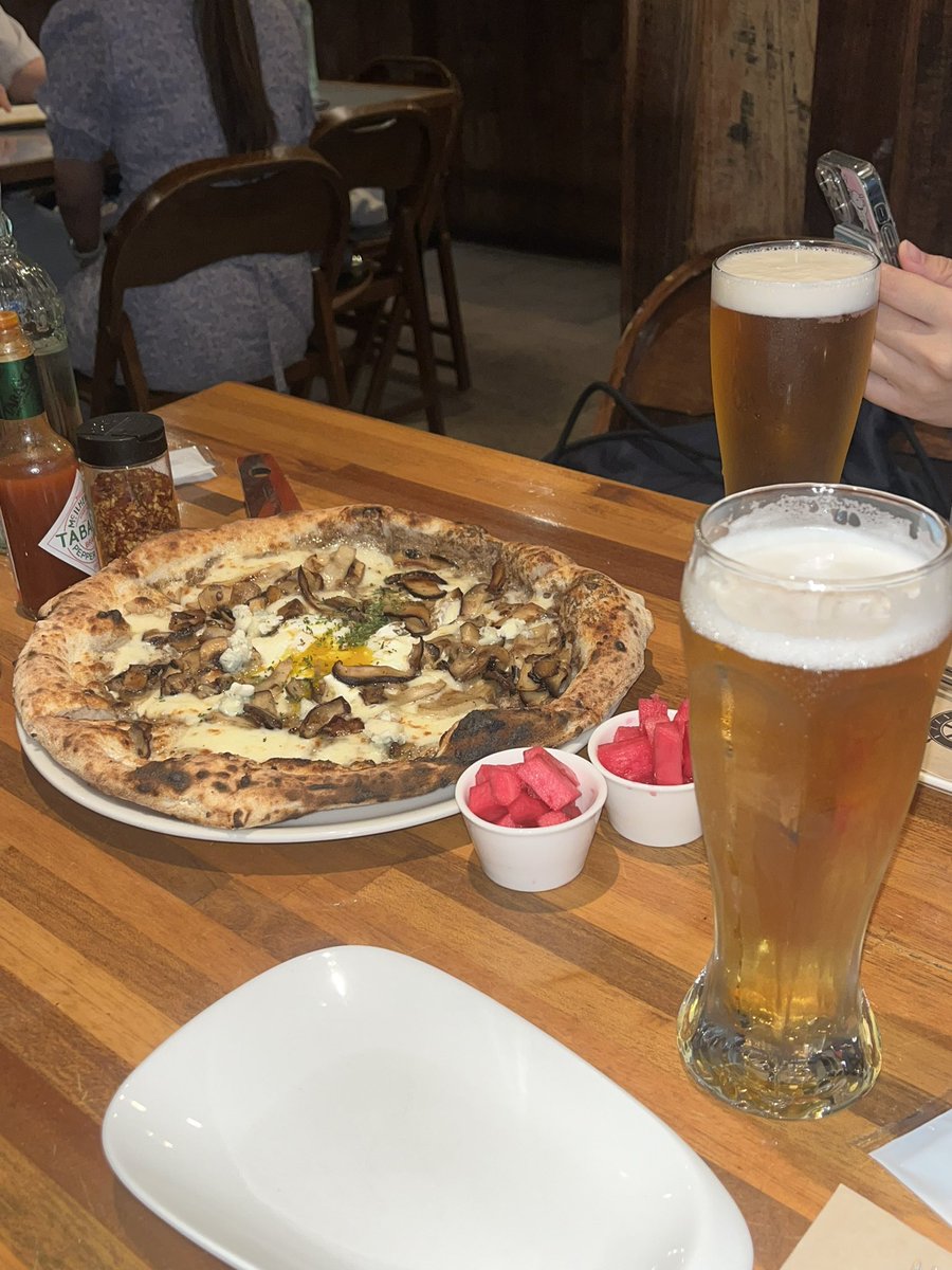 bakheee's tweet photo. 🍥합정 팔로피자
풍기피자 goat… 너무 맛있었어서 또먹으려고 아카이빙 해놓는거라네요 아진짜 너무맛있음 https://t.co/HDaq8oYokS