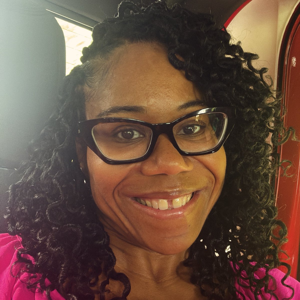 DrNFletcher's tweet photo. “A smile is a powerful tool that can brighten your day &amp; the day of others. Smiling can be a universal language, a symbol of friendship and peace, &amp; a reminder of the beauty in life. It can also be a simple act of kindness that can have a profound impact on those around you.” https://t.co/cJracXG2lf