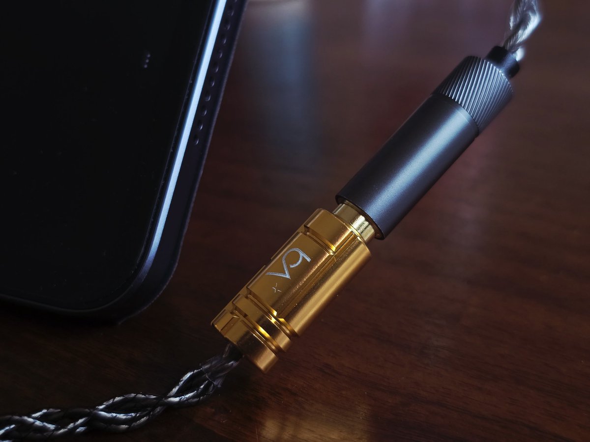 Beat Audio Silversonic MKVIll
BQEYZ lin

さくっと手軽にフットワークよく使いたいときに重宝する。シルエットも一体感があって違和感が少ないところが良き。