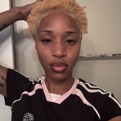 _tianamichelle's tweet photo. #NewProfilePic https://t.co/Mc27KnqzjG