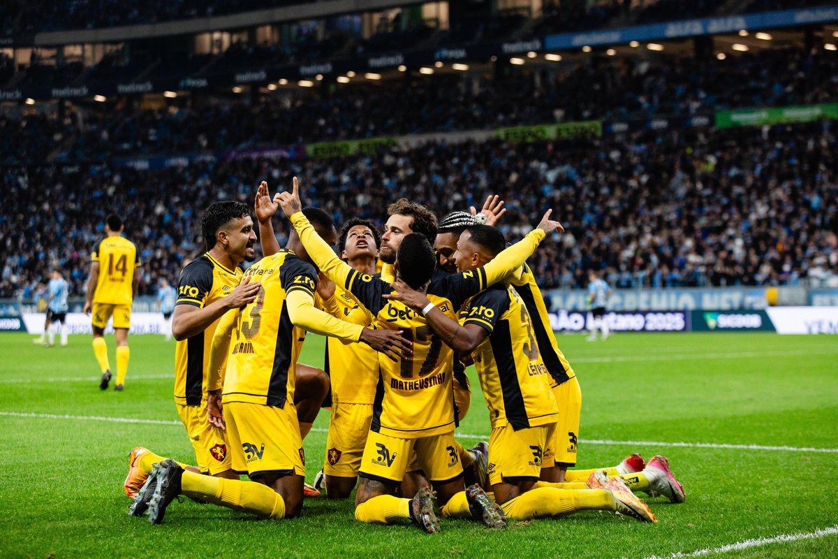 sportrecife's tweet photo. 𝐏𝐄𝐄𝐄𝐄𝐄𝐄𝐋𝐎 𝐒𝐏𝐎𝐑𝐓 𝐍𝐀𝐃𝐀𝐀𝐀𝐀𝐀? https://t.co/lYnikibDIf