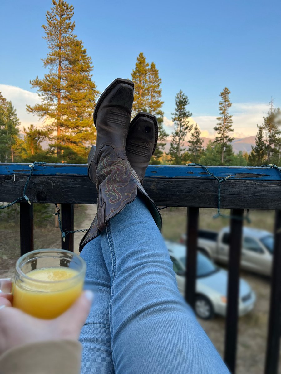 tequila sunrise and a mountain sunset 🌲