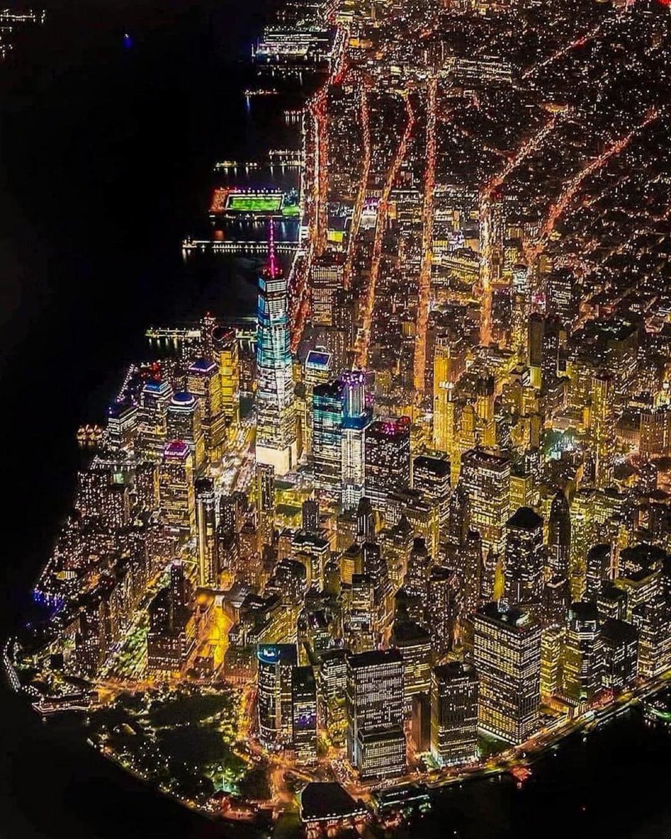 aestheticspost_'s tweet photo. New York by night. https://t.co/0sfZwvt82o