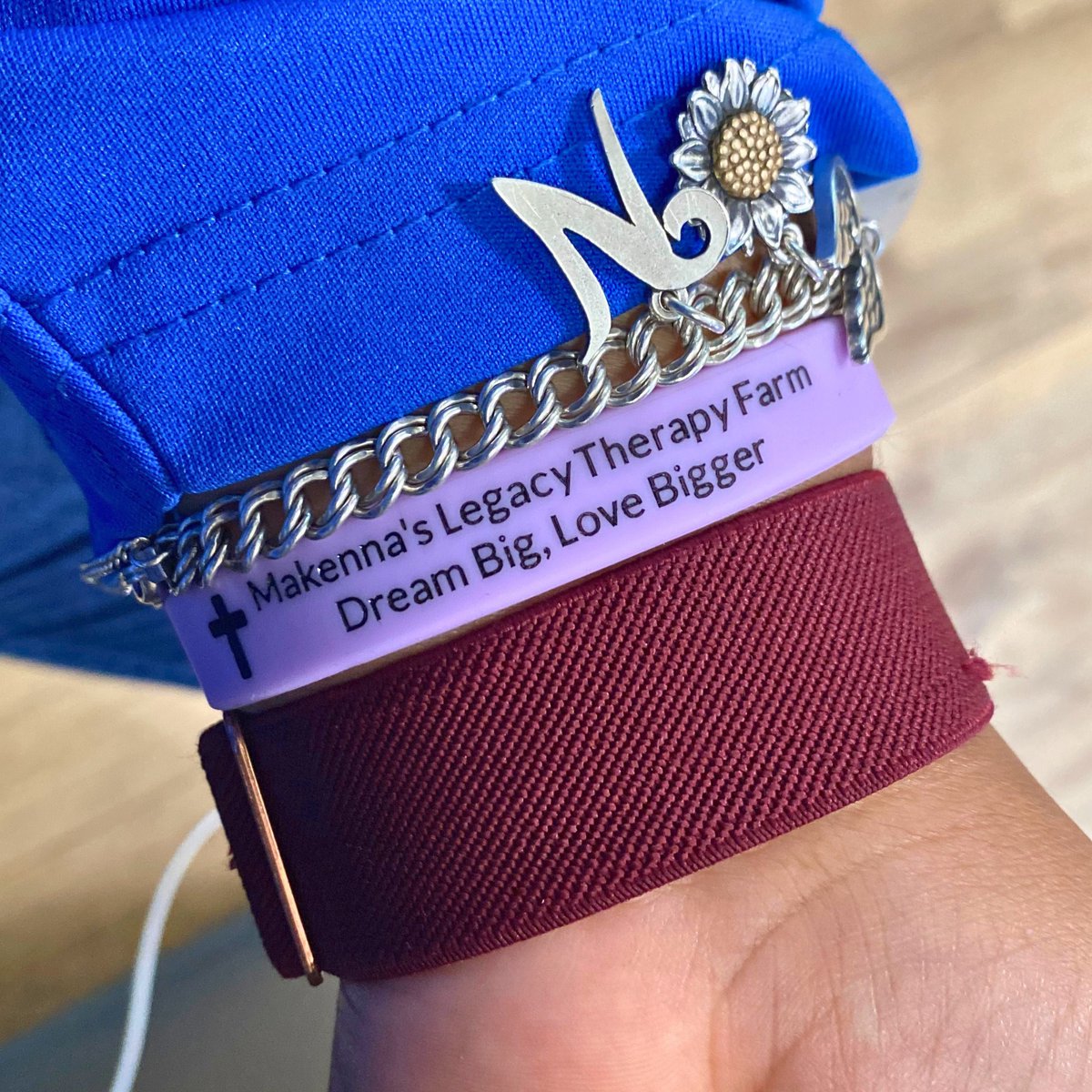 Our Touchstone Youth had a beautiful and relaxing day at #MakennasLegacyTherapyFarm.🐮 They were able to spend some time interacting with adorable emotional support animals, bringing smiles, laughter, and a much-needed sense of peace.☀️🌈
#SJRCTexas #SJRCBelong #UvaldeStrong