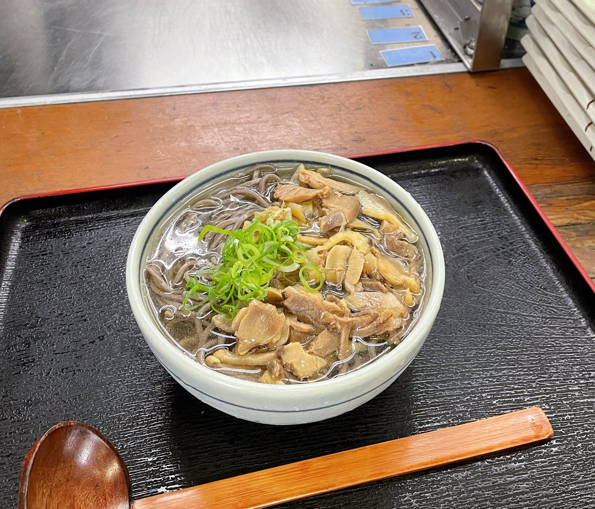 今日は山の日🗻山に登る前には腹ごしらえに冷たい肉そばはいかがですか😋♪