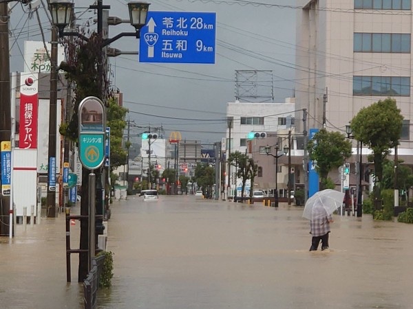 現地の状況】#線状降水帯 大雨で冠水している熊本県天草市の様子 町
