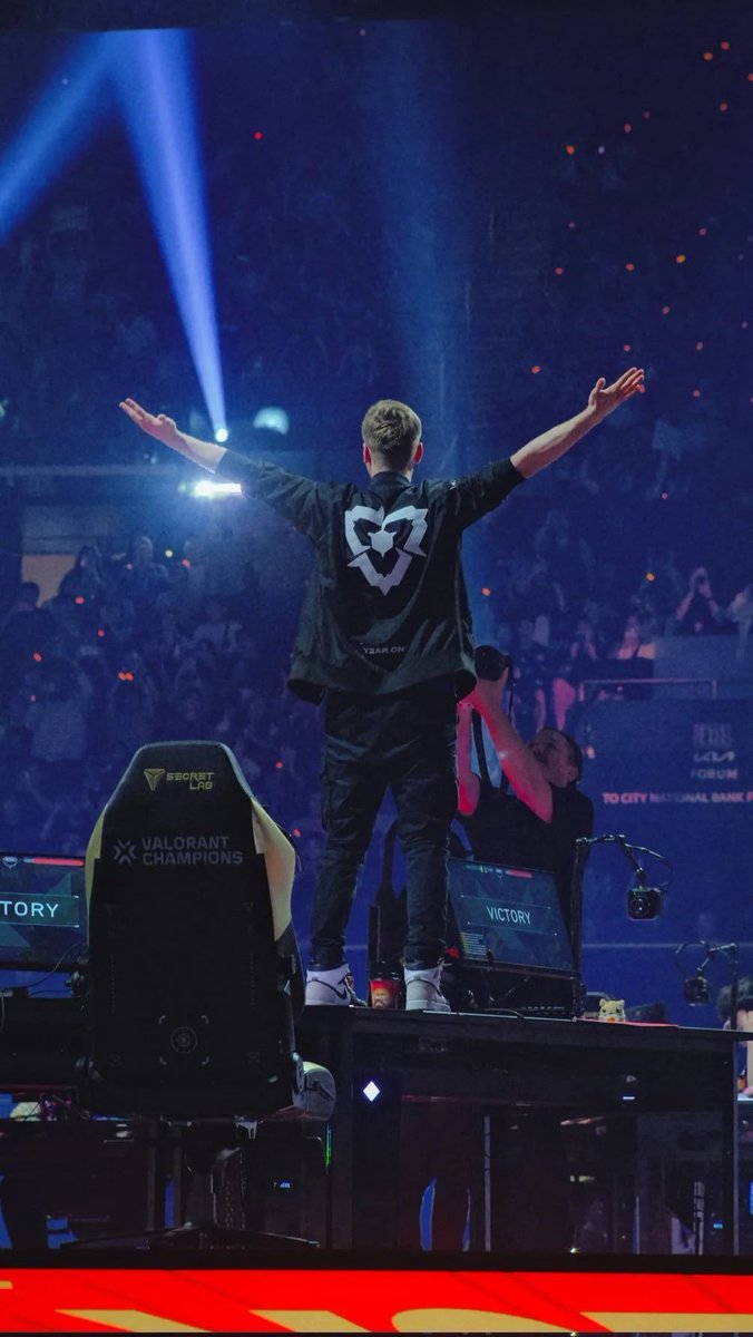 Lionzblade tweet media