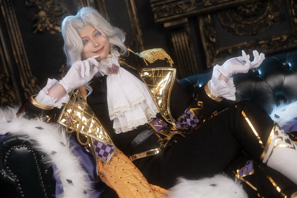 osafunerin's tweet photo. [IdentityV/Cosplay]  

写真家/ジョゼフ 
SWEETS PARADISE  BUTLER’S CAFE
 バレンタイン&amp;ホワイトデー🤍🍫

Photo:@yoshi145333 https://t.co/OQZZXGTKKZ