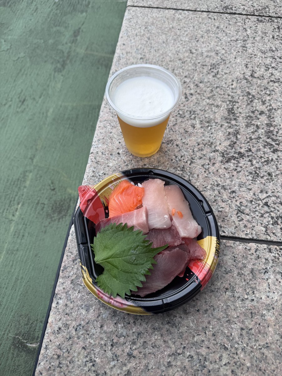 woodheadmoss's tweet photo. 浜名湖競艇で海鮮丼と生ビール🍺 https://t.co/BQ2JVjH5dM