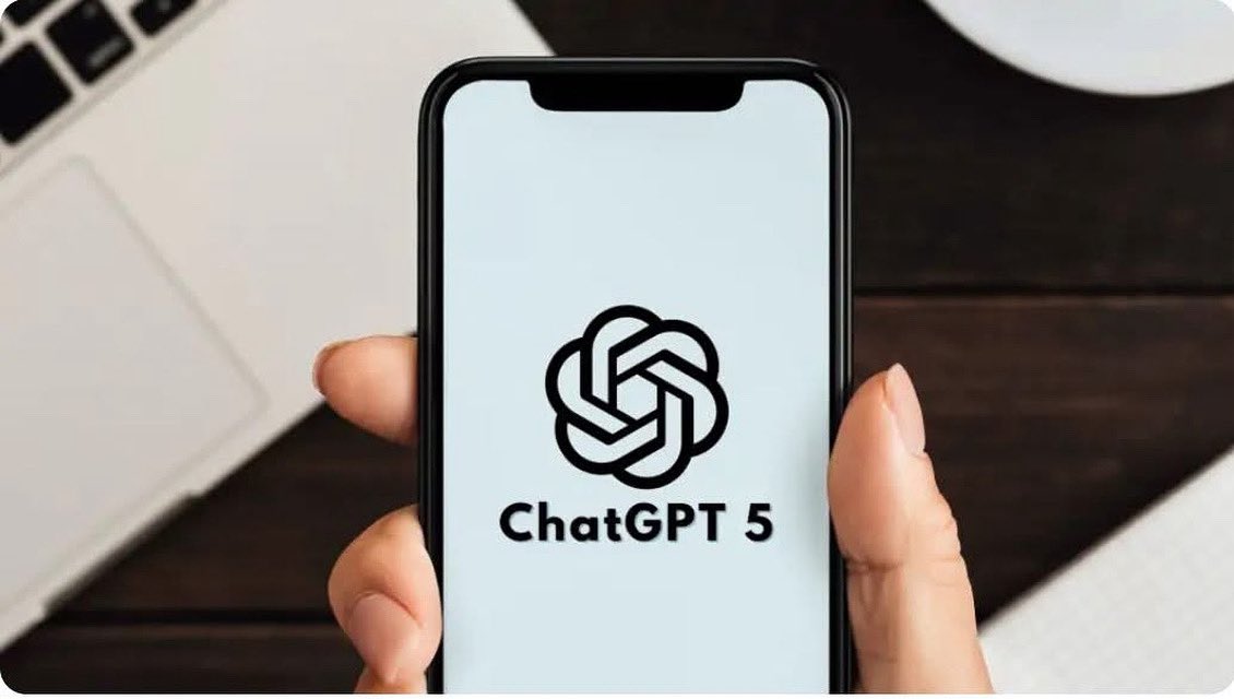 Repost589's tweet image. #GPT_5 vient d&apos;arriver, la nouvelle version de leur robot conversationnel. 

Maintenant, ceci nous permet de parler avec un robot qui a l&apos;intelligence d&apos;une personne avec un #doctorat dans tous les domaines du monde à l&apos;instant. 🫨

#gptchat #robot #ia