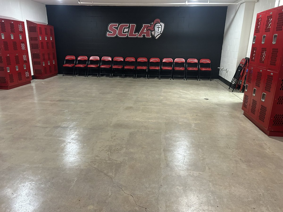 All things are ready! 🏈
Equipment handout✅
Parent &amp; player meetings✅
Locker room move-in✅
60% #DayByDay