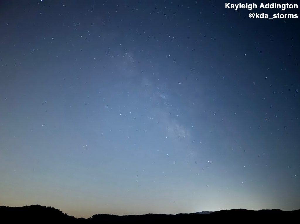 kda_storms's tweet photo. Views of the Milky Way from Ansted, WV! https://t.co/HLqRDpiFfF