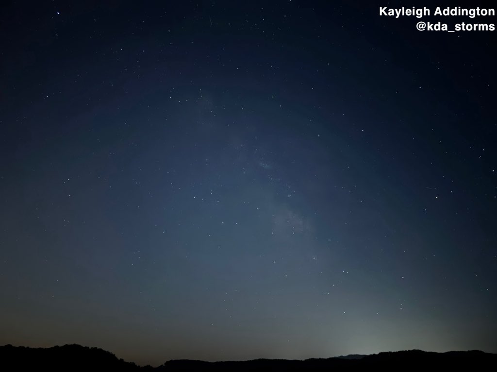 kda_storms's tweet photo. Views of the Milky Way from Ansted, WV! https://t.co/HLqRDpiFfF