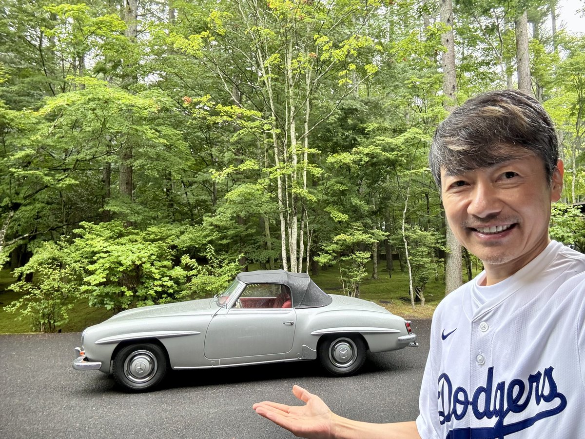 m_kumagai's tweet photo. 古くて、新しい相棒です😊🚗
#190SL
#同じ歳
#62歳
#Mercedes-Benz https://t.co/WsXyzVVxFF
