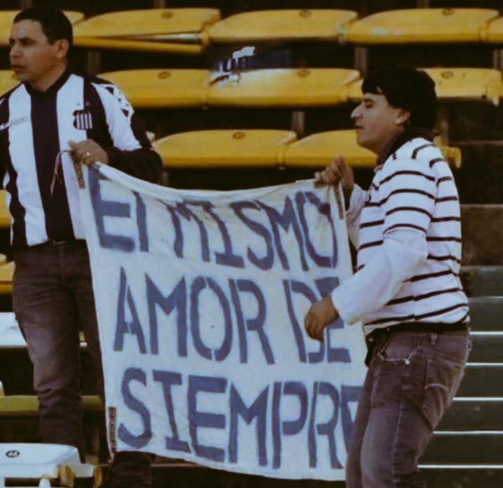 Ferchugarro1913's tweet photo. T sigo alentando como todos los años 💙🤍💙🎶

#Talleres https://t.co/r51d5qxC0w