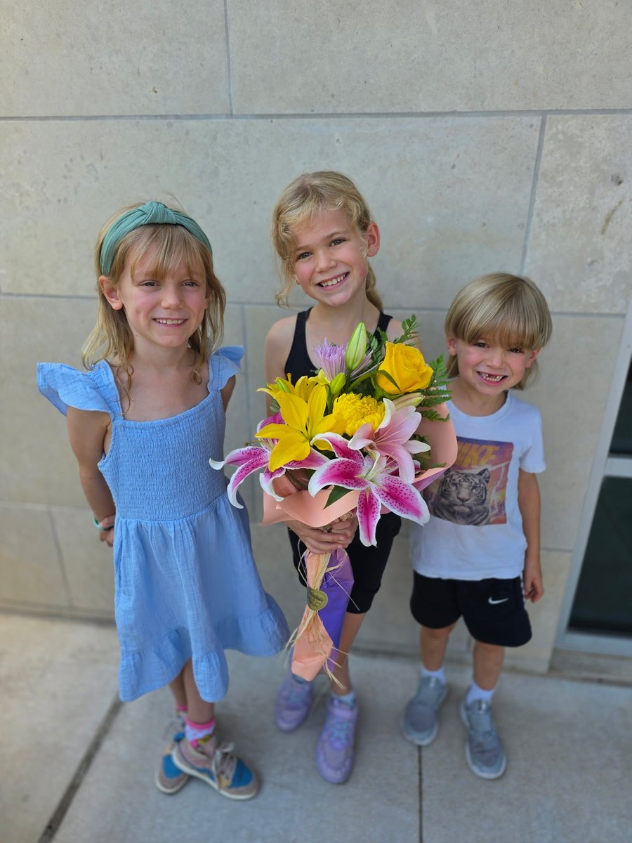 DNorman14's tweet photo. First theater performance for Ellie in Flat Stanley! #firstsolo https://t.co/AxoidoY3ud