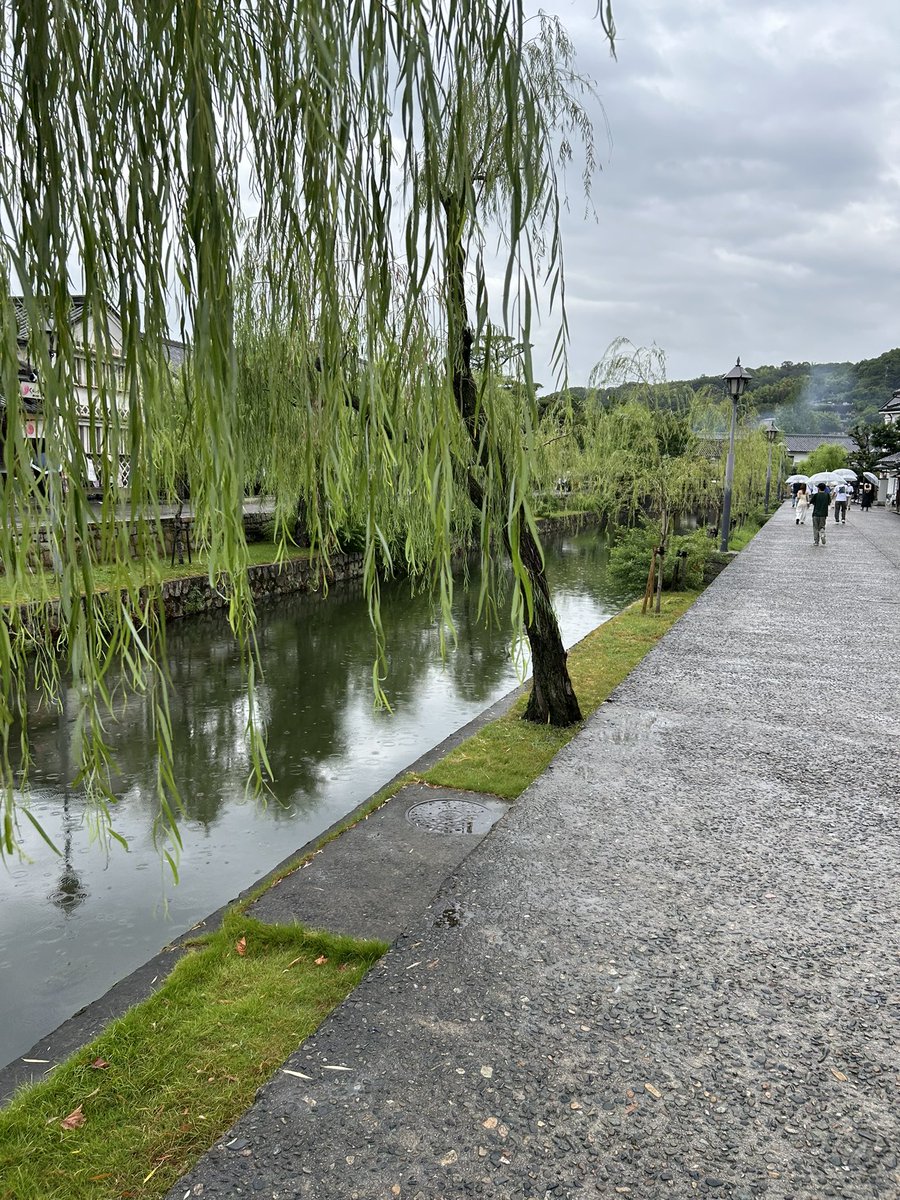 eitaro_chan's tweet photo. やや小雨の中での倉敷の美観地区の散策 https://t.co/mkwgKJ7c1M