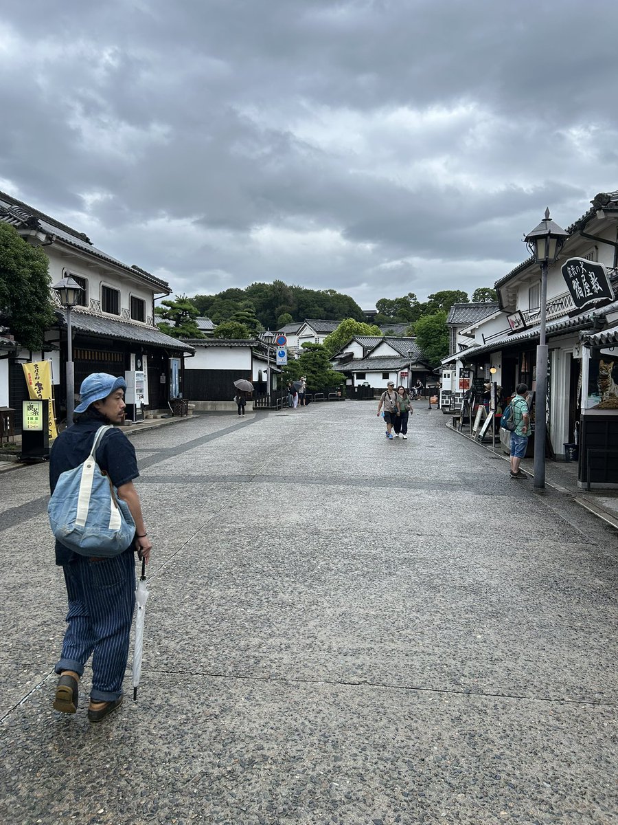 eitaro_chan's tweet photo. やや小雨の中での倉敷の美観地区の散策 https://t.co/mkwgKJ7c1M