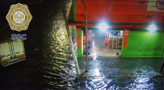 #PrecauciónVial | Por inundación sobre Calz. Ignacio Zaragoza a la altura de calle 47, extreme precauciones al conducir.