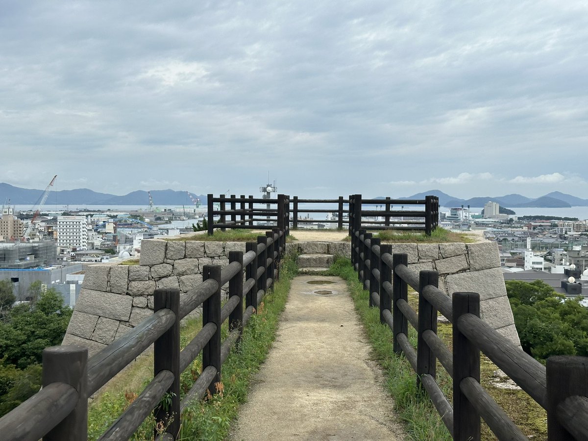 charazunabull's tweet photo. おはよう、四国！
おはよう、香川！
おはよう、丸亀！ https://t.co/OuKjoPQchM