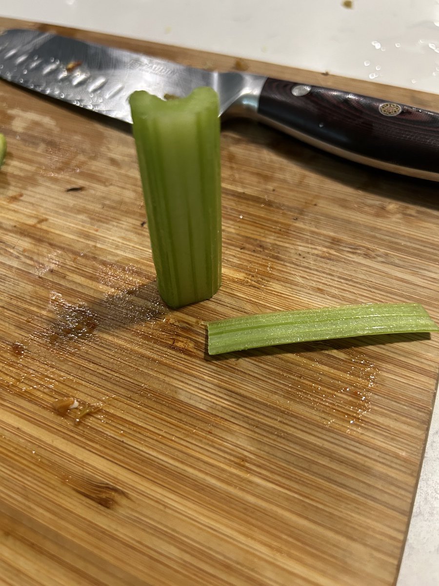 HotSauceBlogger's tweet image. Do you cut the bottom off celery so it sits nicely on a plate? #protip