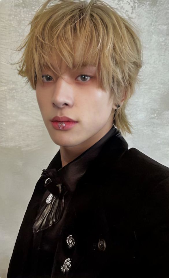 simjaeikeux's tweet photo. #enbuy GAISS EDISI MELENGKAPI WL wtb jake blonde ld kpopmerch, jake db full ver, jake ob kalpa, dan jake kokop https://t.co/aWNzqeRJOP