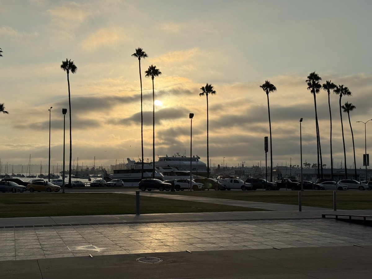 Christopher knight tweet media