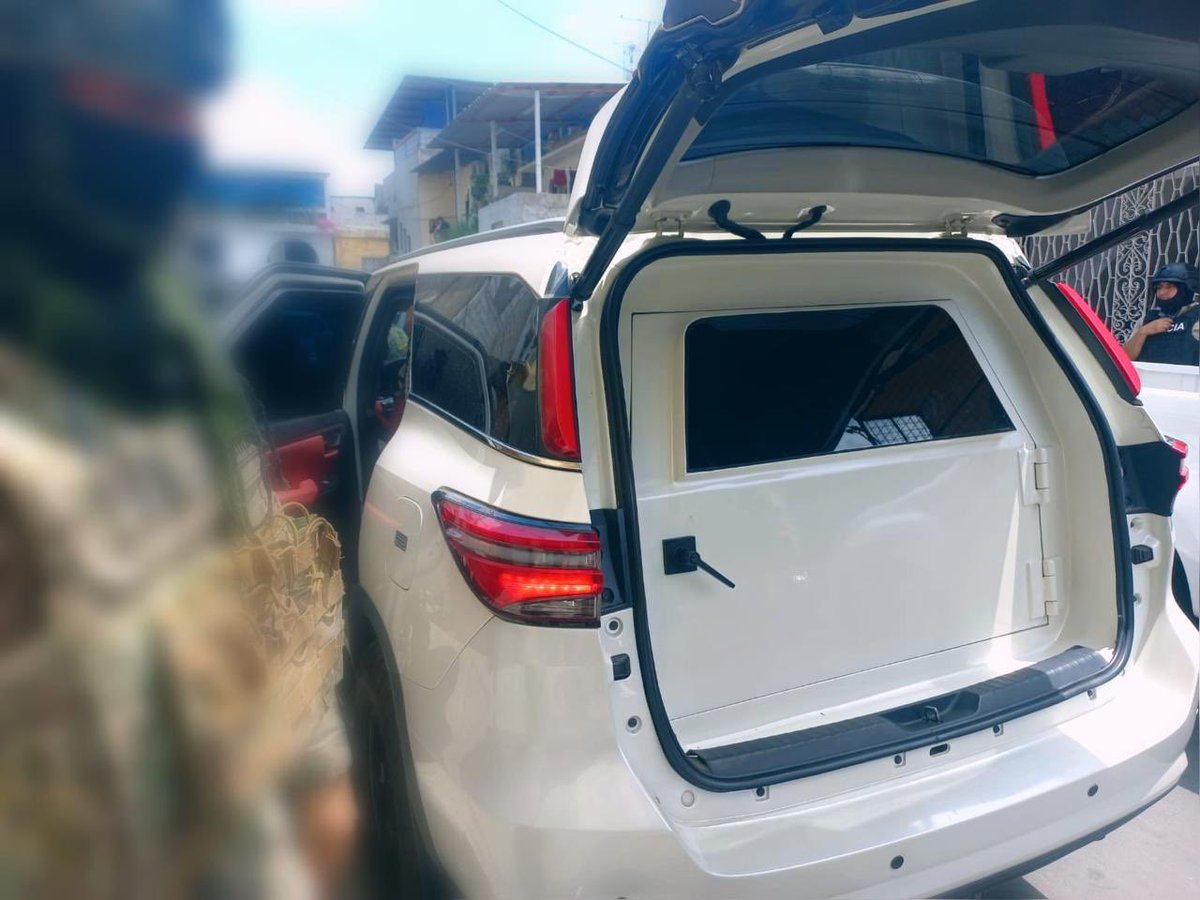 #SeguraEP | En medio del difícil contexto de inseguridad, seguimos actuando desde todos los frentes para fortalecer la seguridad ciudadana y proteger a la ciudad.

Ayer, nuestro sistema de videovigilancia permitió localizar un vehículo negro que robaba en Ceibos; fue interceptado