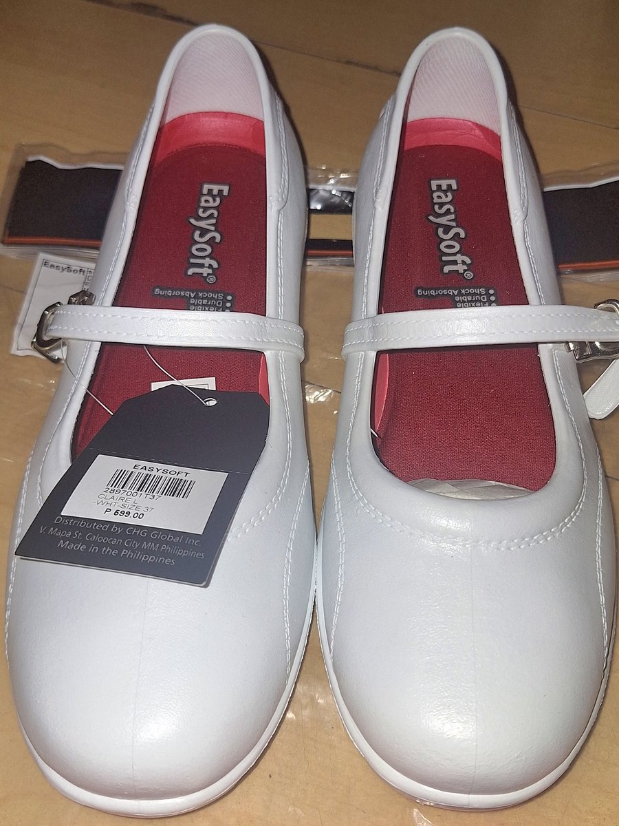 rrinacartz's tweet image. wts lfb

easysoft claire white shoes, payo
size: 37

NOT USED

MOD: j&amp;amp;t, gogoexpress, lalamove (SDD)
MOP: gcash 

—around metro manila, calabarzon, central luzon only—
#whiteshiesfornursing
#studyph 
#bsn