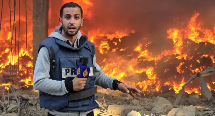 DavidRobie's tweet image. UNESCO awarded its 2024 World Press Freedom Prize to the Palestinian journalists of #Gaza for their courage . . . and commitment to truth under fire. And Israel makes them a target! #cafepacific #pacificmediawatch #mediafreedom @palestine @PalestineAusNZ 
davidrobie.nz/2025/08/cpj-co…