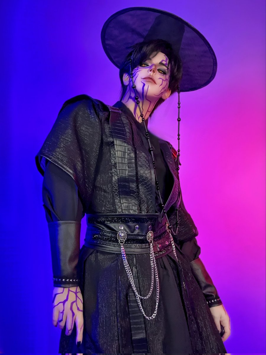 Alexy_Sky_'s tweet photo. I worked on this cosplay for a month, I don't know if it turned out as I expected but I gave my soul to make it 🛐

#saja #sajaboys #jinu #jinucosplay #kpopdemonhunters #kpopdemonhunterscosplay #miracosplay #rumicosplay #cosplay #huntrix https://t.co/Cxp5nAvJPe