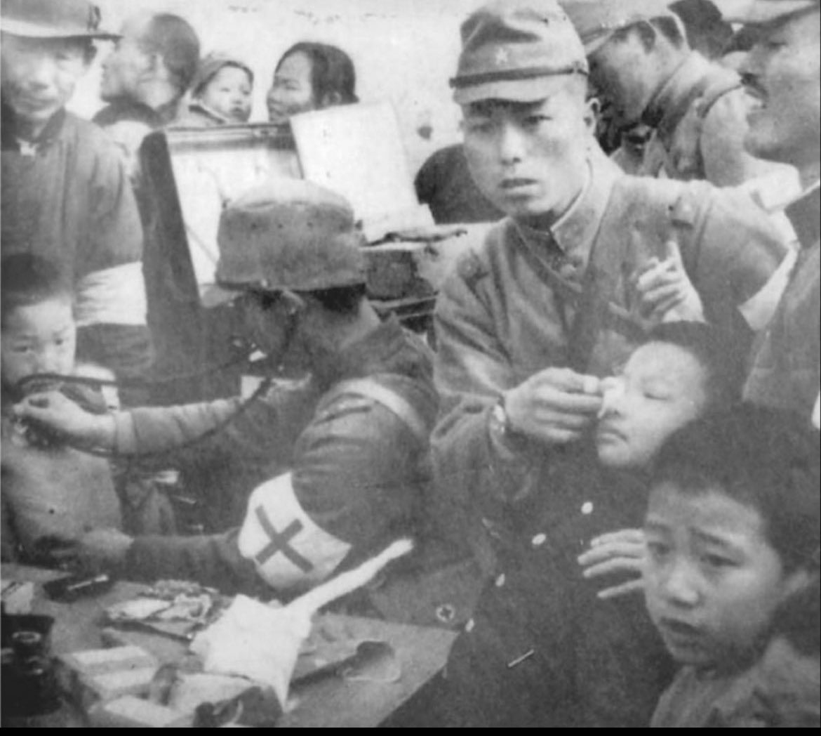 日本軍は南京で必死に治療をしていました。

この姿が虐殺でしょうか？

日本のために戦った者への冒涜です