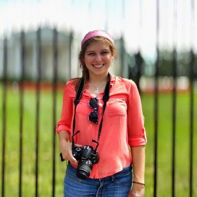 Cuando empecé en la fotografía, pensaba que mi problema era la cámara… quería una más profesional.
Con el tiempo me di cuenta que solo necesitaba dominar la que ya tenía.

Te dejo los parámetros que uso para fotografiar acción:
Velocidad: 1/1000s (o más si puedes)
Apertura: