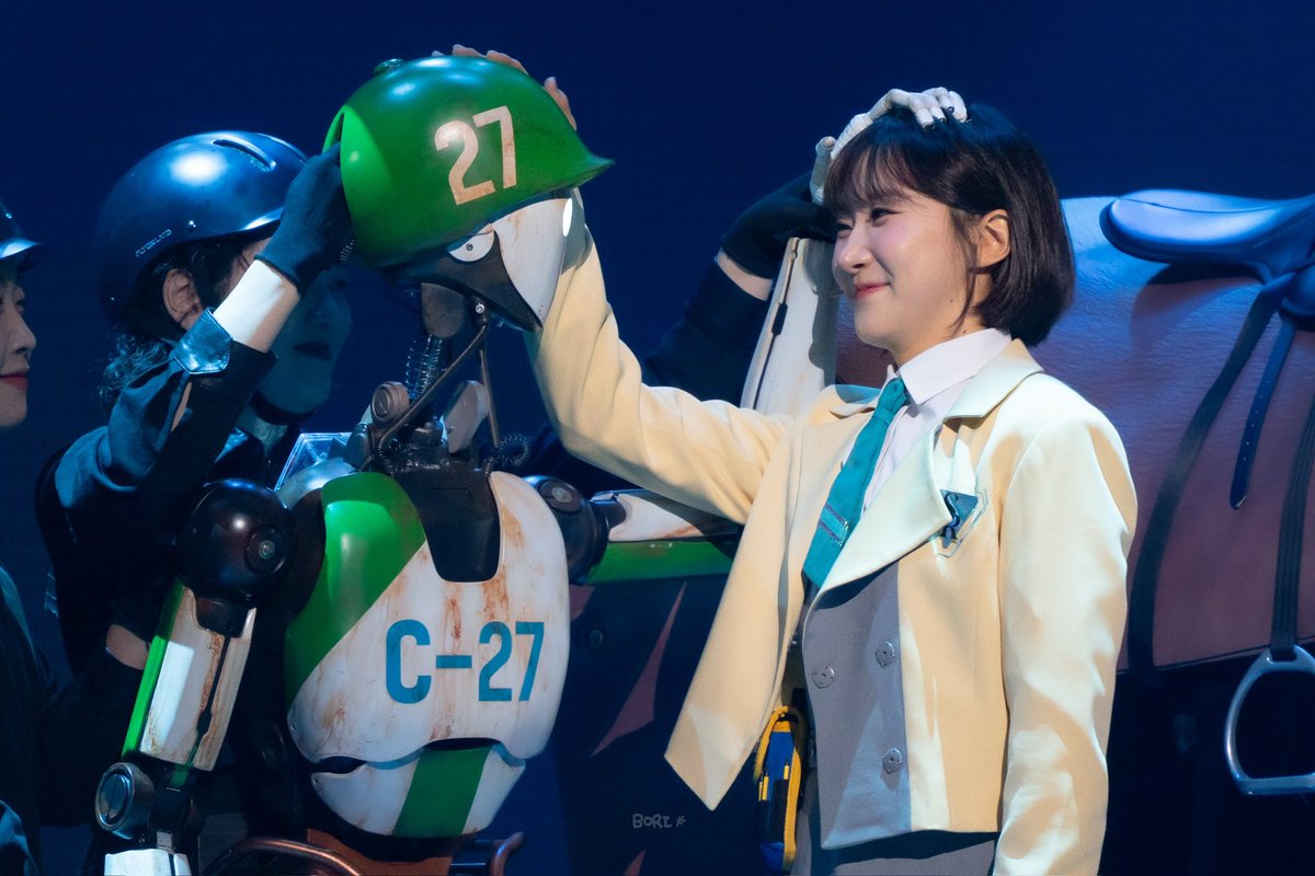 250802 낮 창작가무극 천 개의 파랑 고양 커튼콜

연재 #서연정 배우님